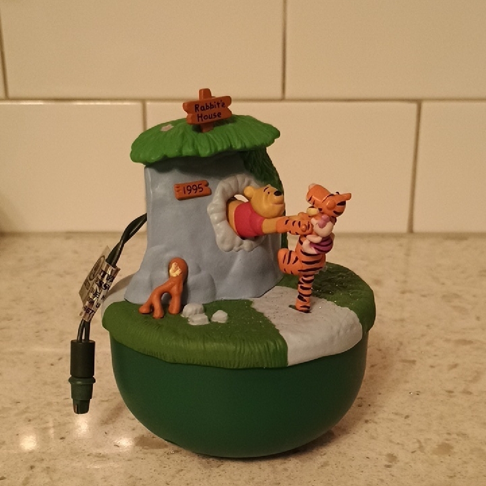 Vintage 1995 Hallmark Keepsake Ornament-motion